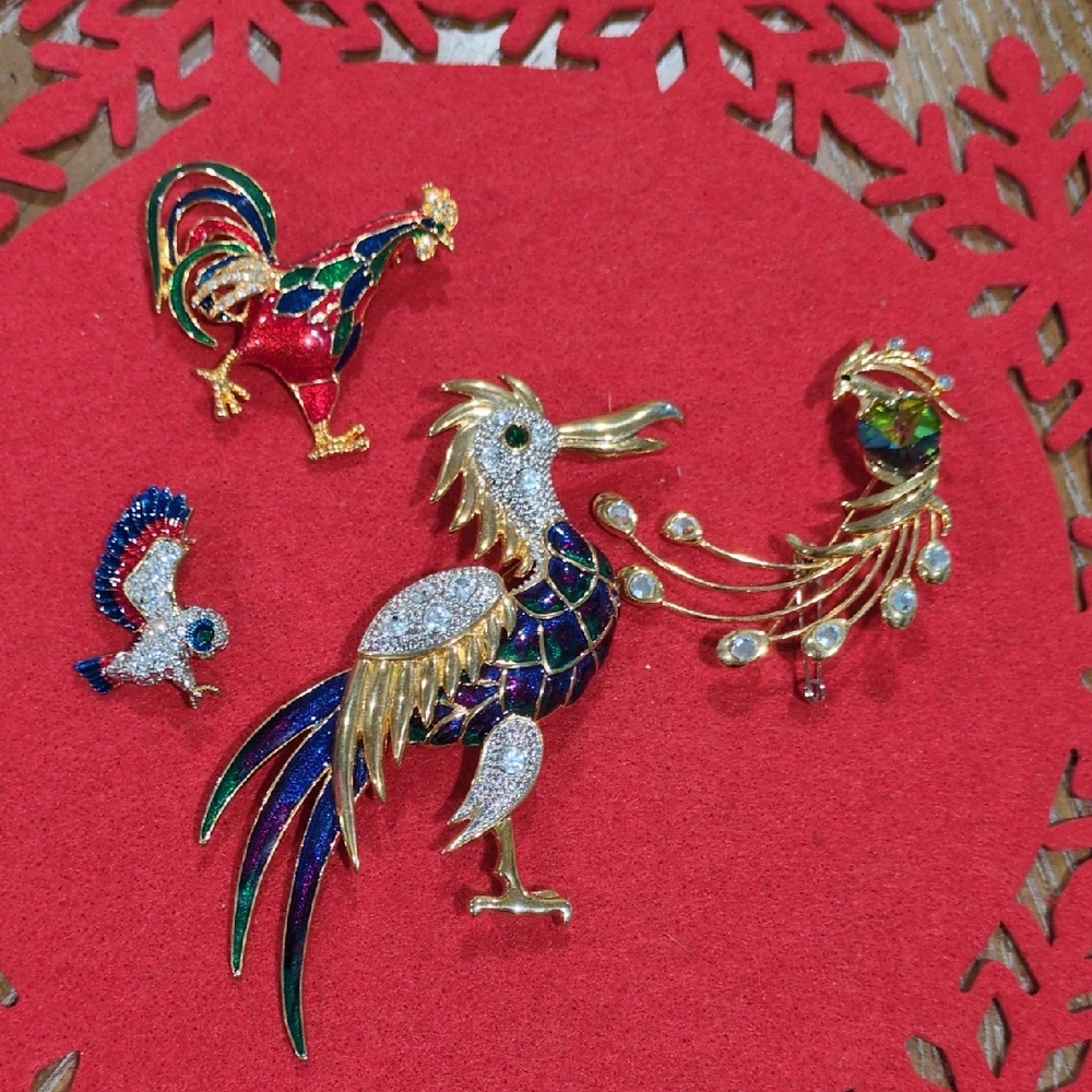 You Can't Deny This Colorful Bird Brooch Set #116